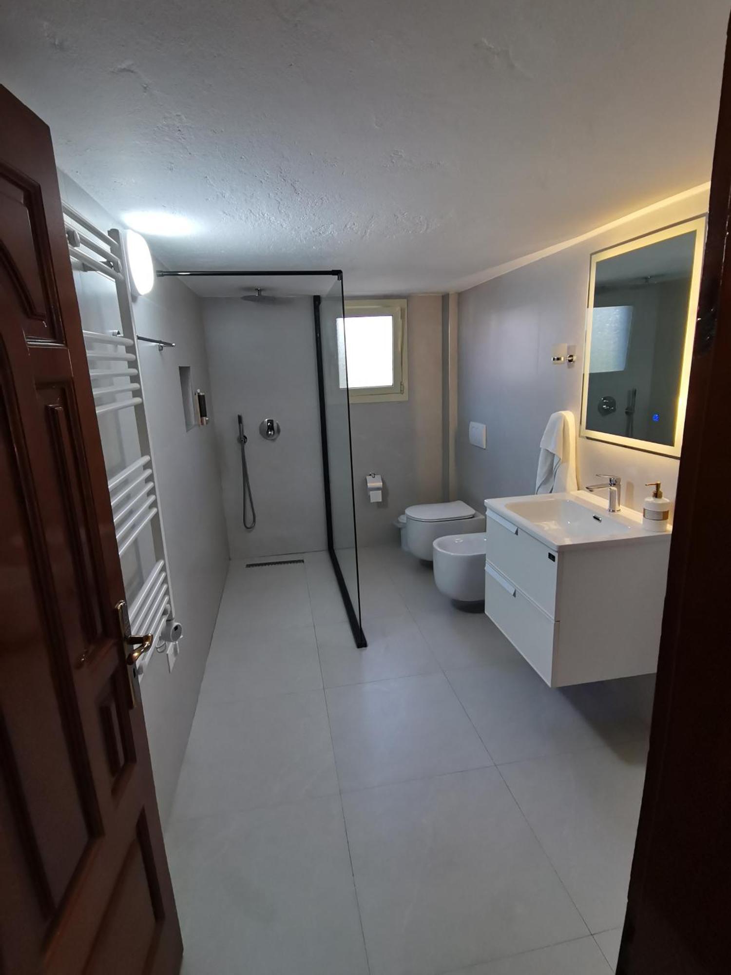 Leatis Apartment Дуррес Екстер'єр фото