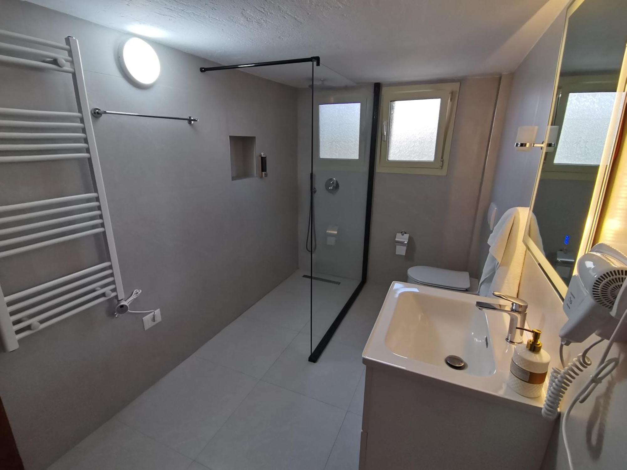 Leatis Apartment Дуррес Екстер'єр фото
