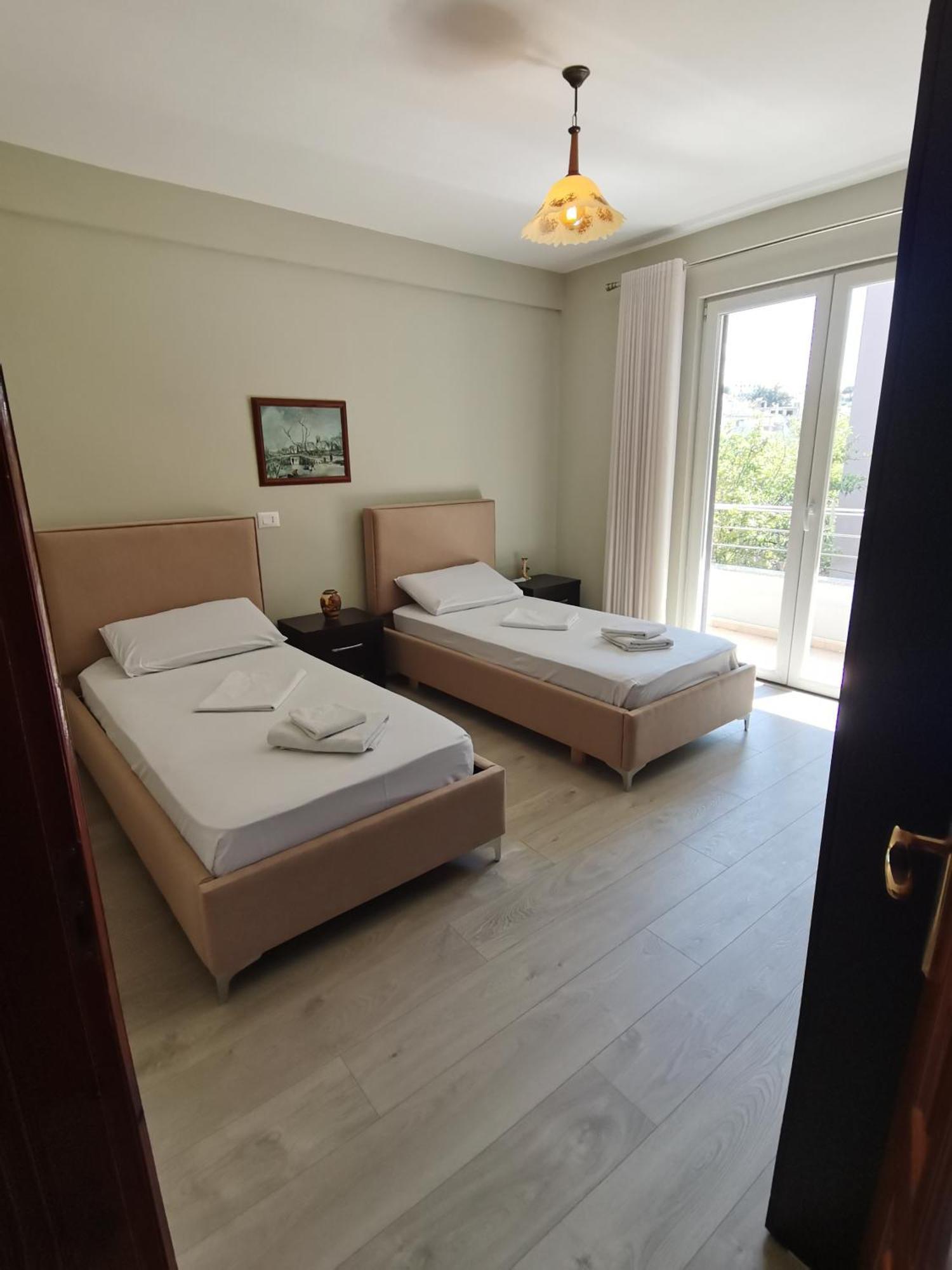 Leatis Apartment Дуррес Екстер'єр фото