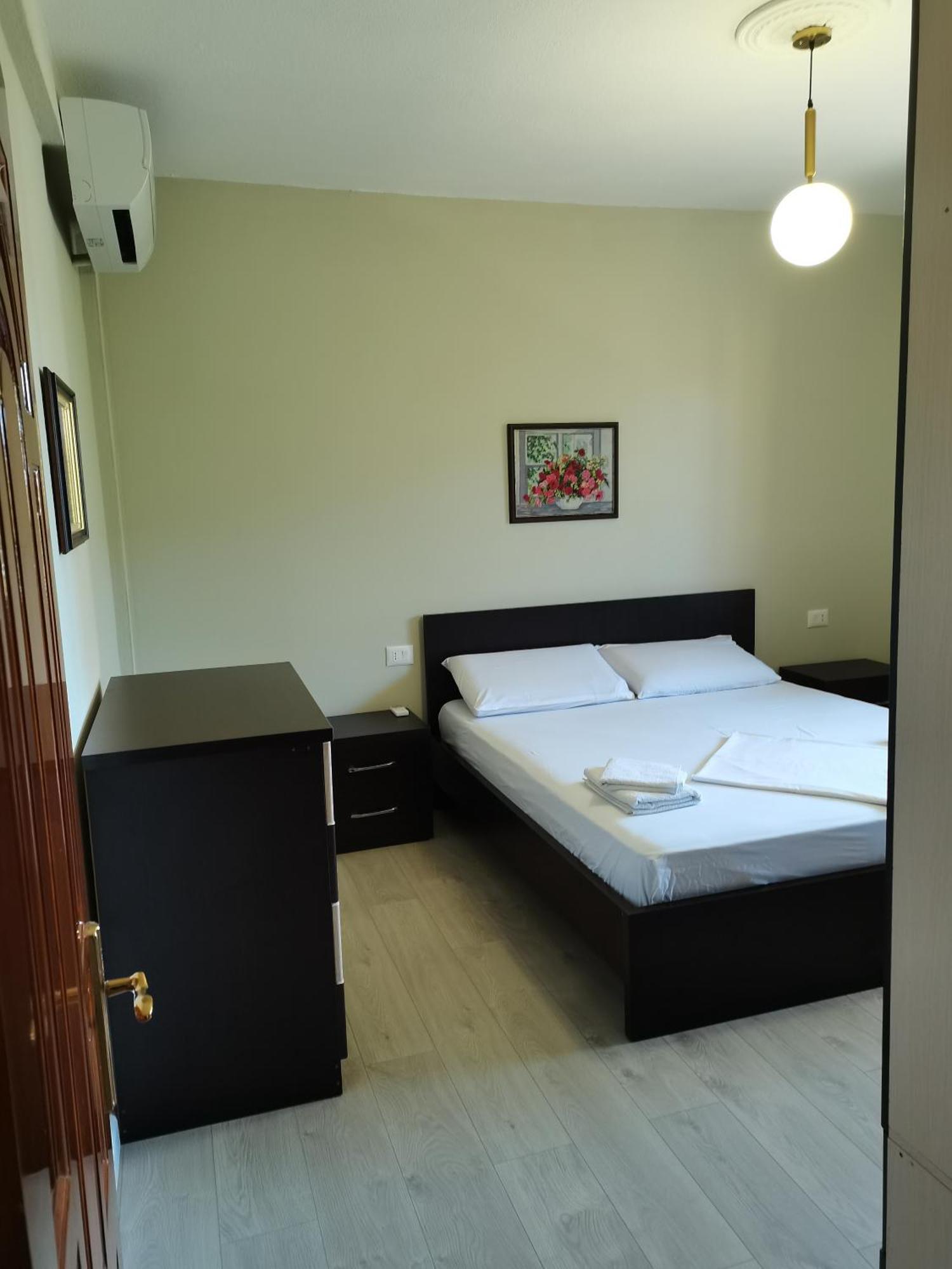 Leatis Apartment Дуррес Екстер'єр фото