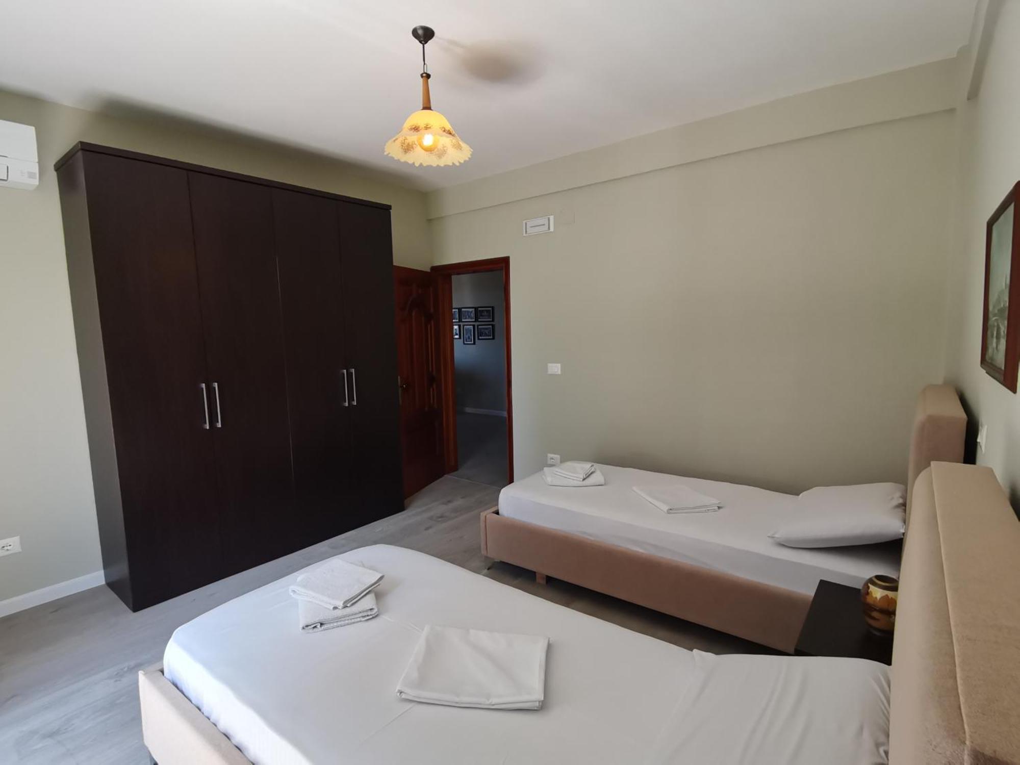 Leatis Apartment Дуррес Екстер'єр фото